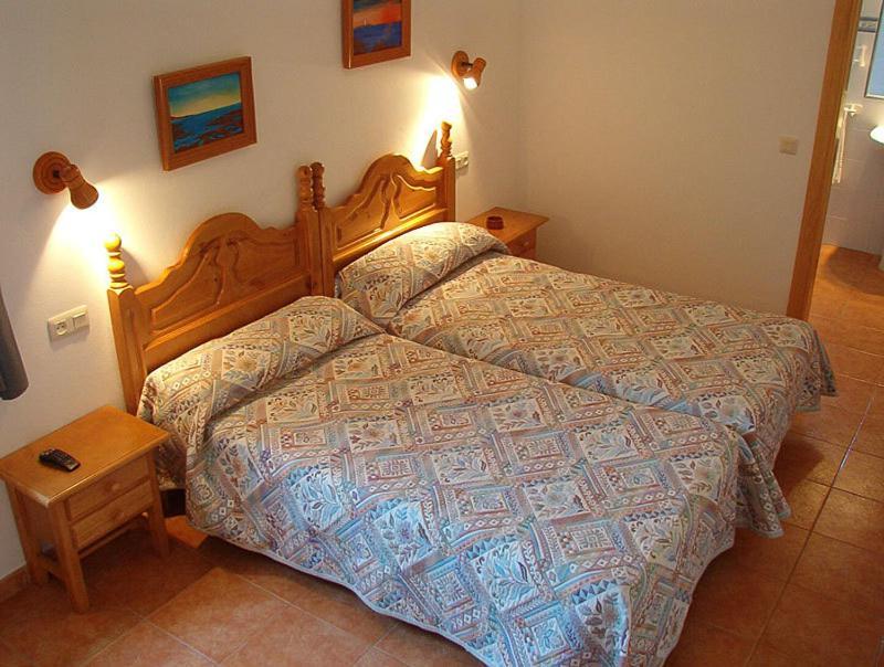 Hostal Las Acacias Los Canos De Meca Bilik gambar