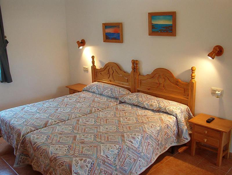 Hostal Las Acacias Los Canos De Meca Bilik gambar