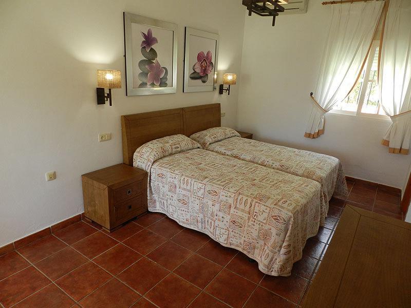 Hostal Las Acacias Los Canos De Meca Bilik gambar