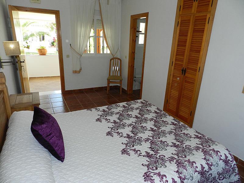Hostal Las Acacias Los Canos De Meca Luaran gambar