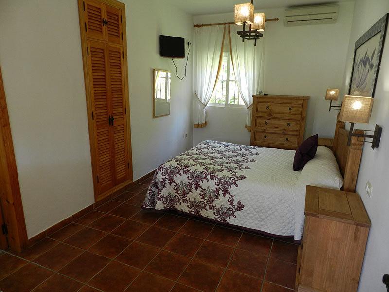 Hostal Las Acacias Los Canos De Meca Luaran gambar