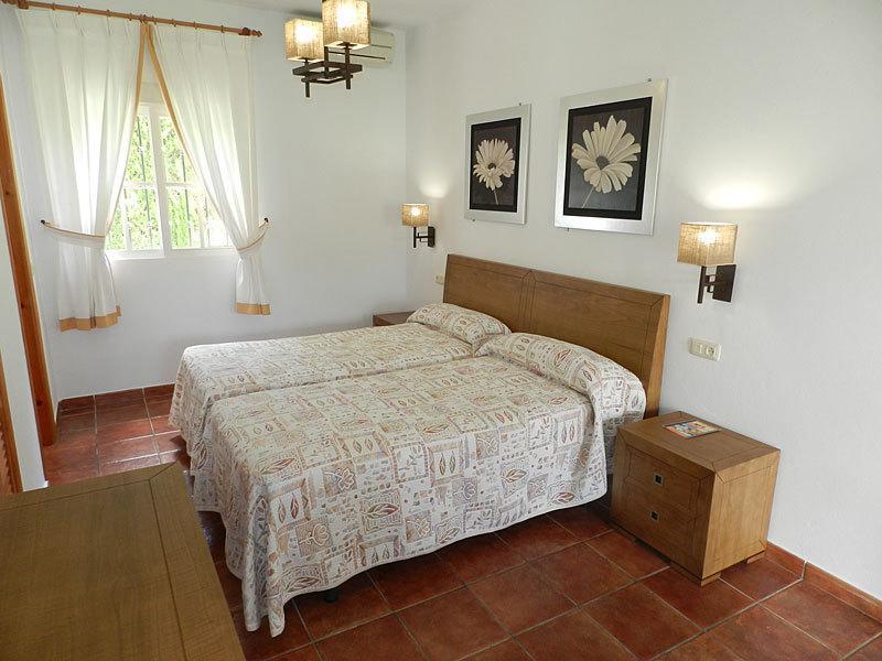 Hostal Las Acacias Los Canos De Meca Bilik gambar